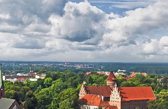 {Ławeczka Kopernik oraz panorama Olsztyna – teraz do obejrzenia z dowolnego miejsca na Ziemi.}